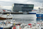Harpa concertgebouw aan de haven in Reykjavik